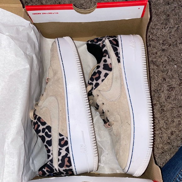 COPY - Air Force 1 Sage Low Premium Leopard
US W … - Picture 2 of 6